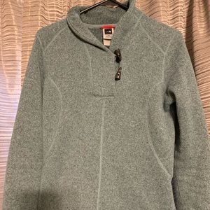 North face pullover